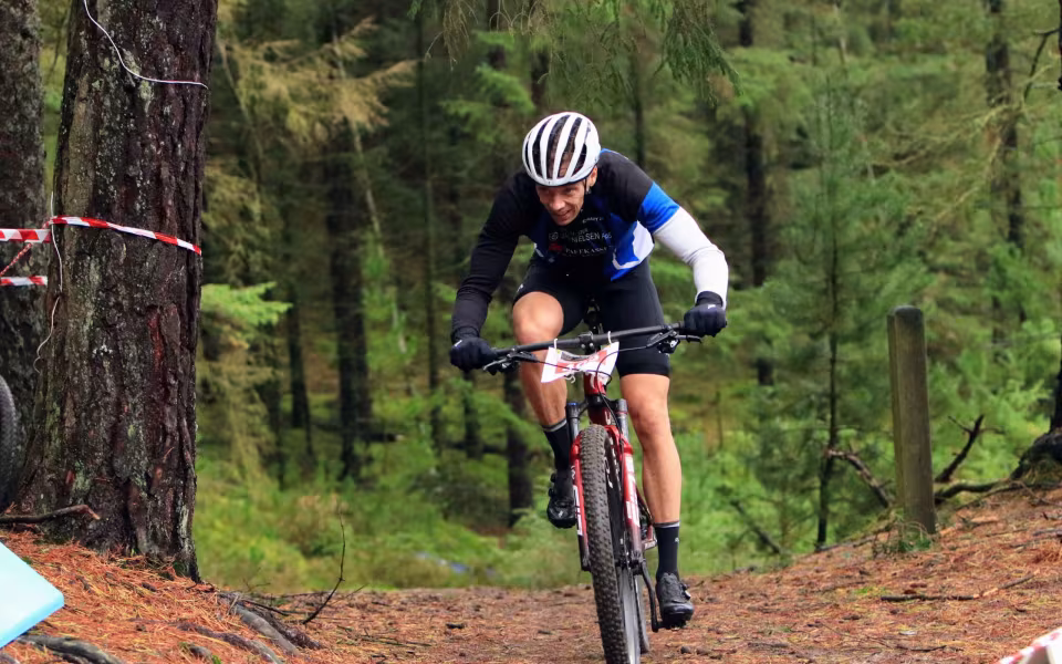 Mountainbike ryttere imponerede trods vådt vejr