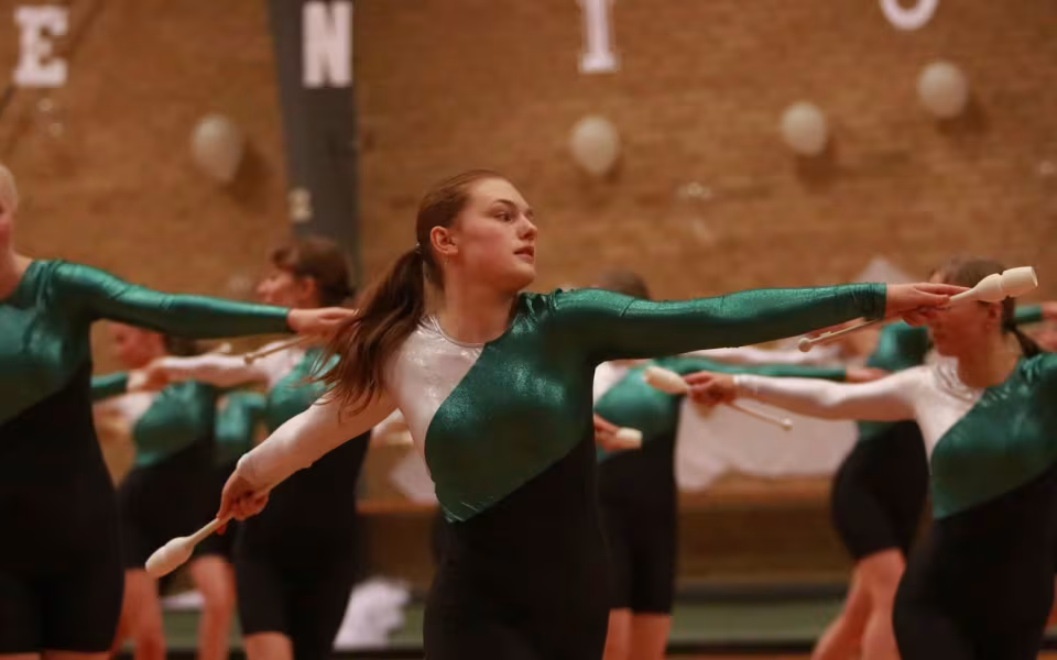 Seniorer fejrer gymnastik og fællesskab