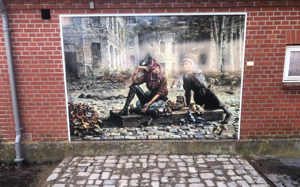 Pind bliver bænken i To kvinder-billedet