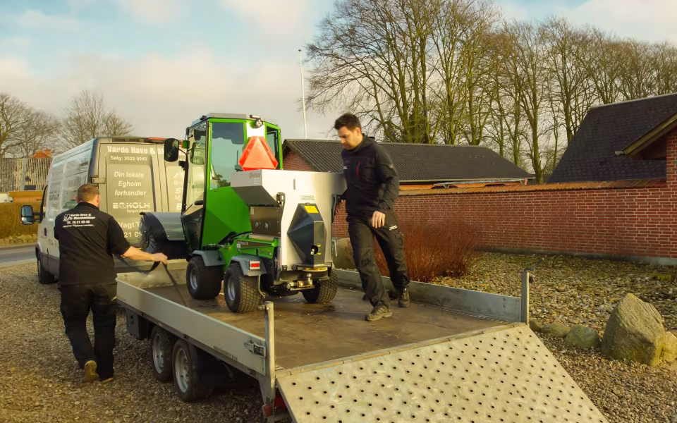 Ny Traktor til snerydning og græslåening i Fåborg og omegn!