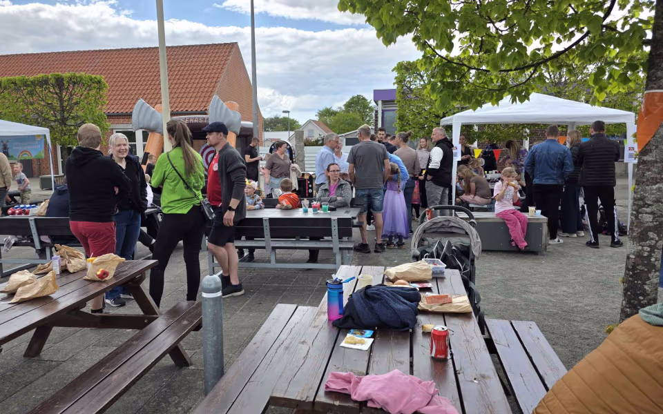 Stor deltagelse til Tistrup Screaming Carneval på torvet - Se de mange billeder