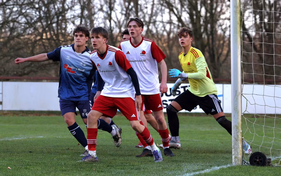 HTS U19 vinder 5-1 over SGI. Se de mange billeder.
