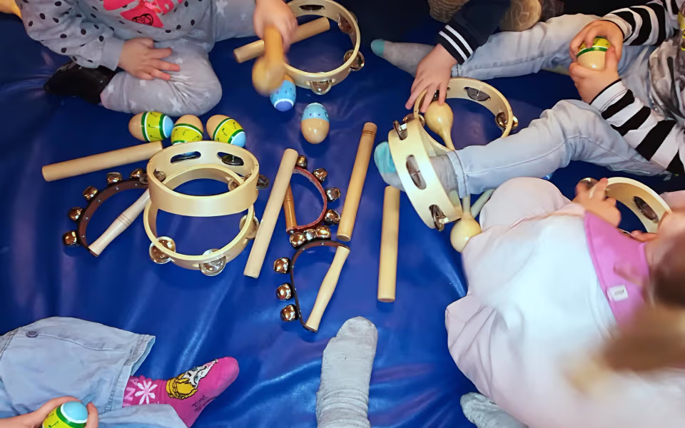 Musik og kreativitet i børnehaven, dagplejen og skolen