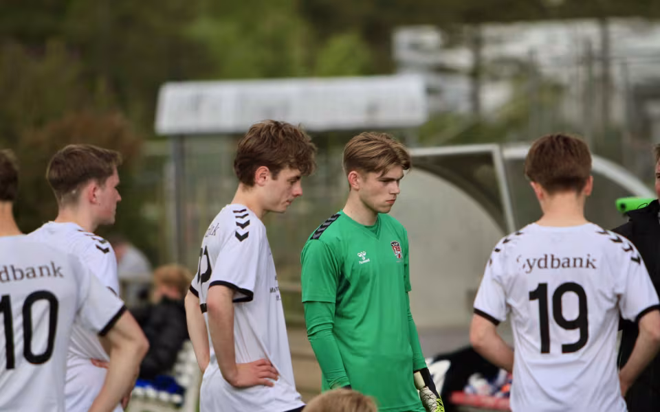 U19 vinder dramatisk lokalopgør