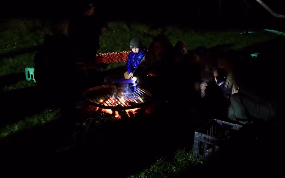 Mørkegåtur og hygge ved børnehaven