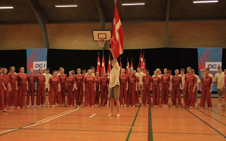 Farverig opvisning lyser Sportspark op