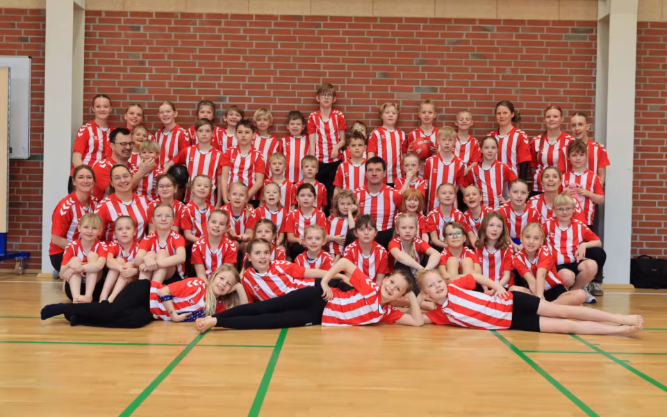 Forårsopvisning styrker integration i Outrup