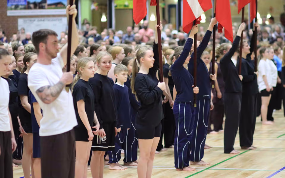 Julegymnastik samler fuldt hus