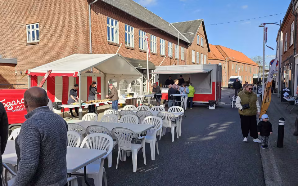 blev Ølgod midtby forvandlet til en festlig oase under arrangementet Late Night.