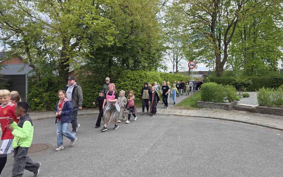 Stor deltagelse til Tistrup Screaming Carneval på torvet - Se de mange billeder