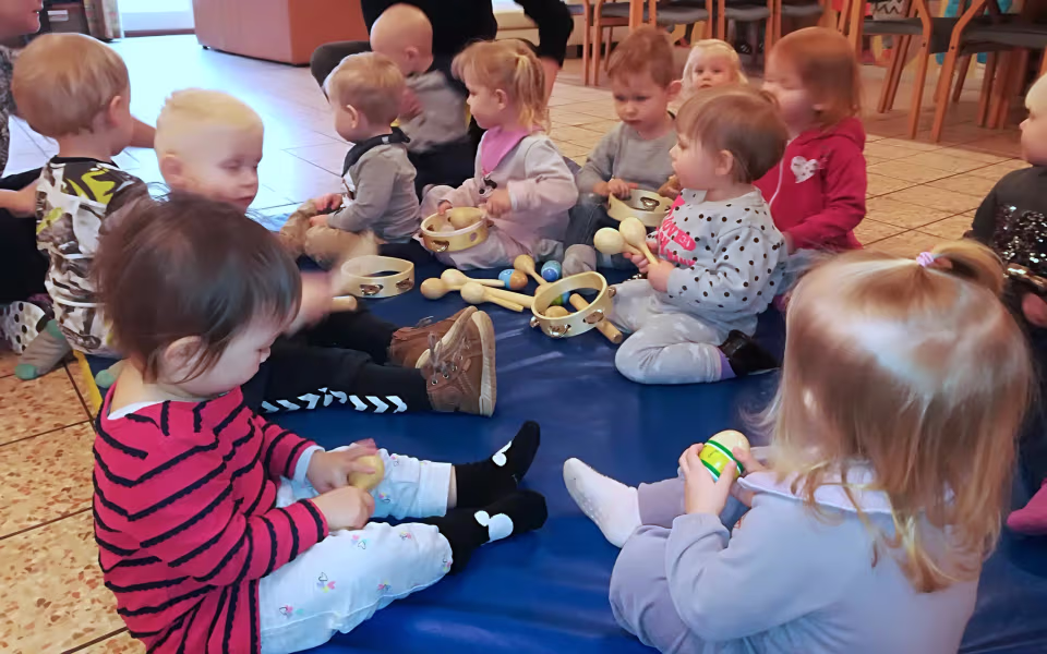 Musik og kreativitet i børnehaven, dagplejen og skolen