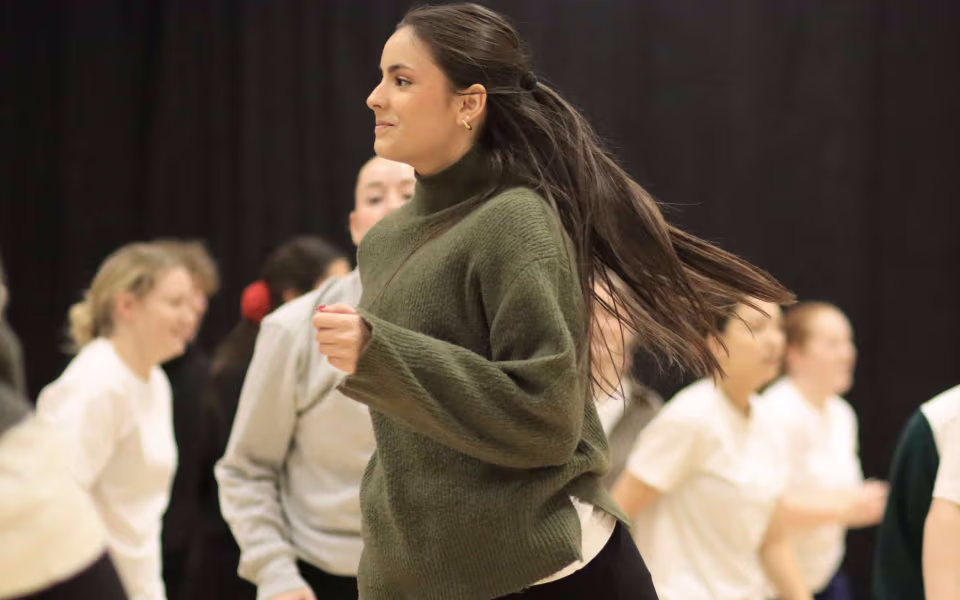 Forventningsfulde gymnaster gør klar