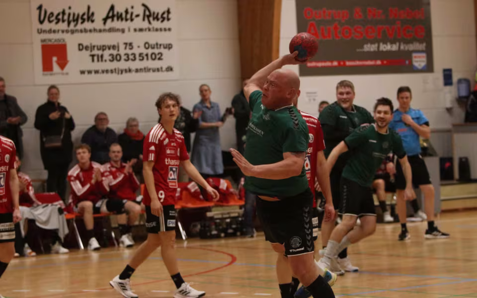 Blåbjerg HK  fejrer håndboldfest trods nederlag