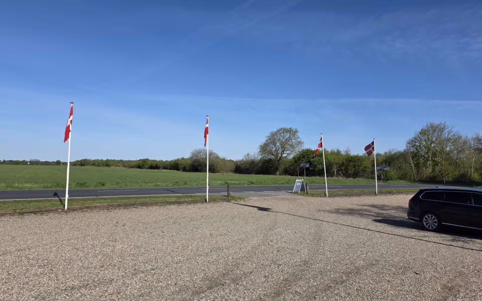 Årets Loppemarked på Krusbjerg Stadion: En dag med fællesskab, handel og stærke traditioner.