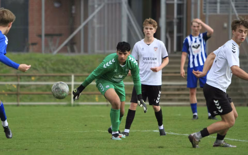 U19 vinder dramatisk lokalopgør