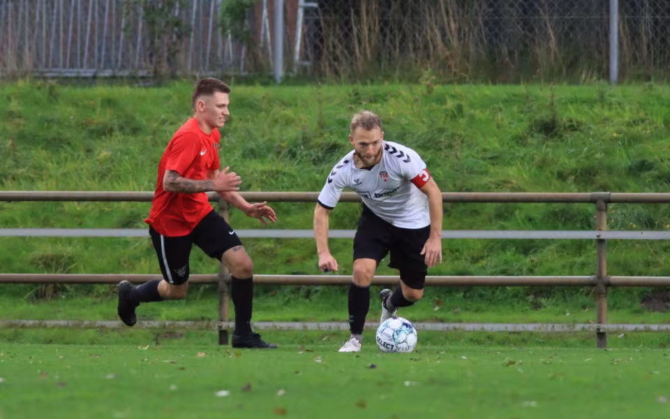 Varde redder point i overtiden