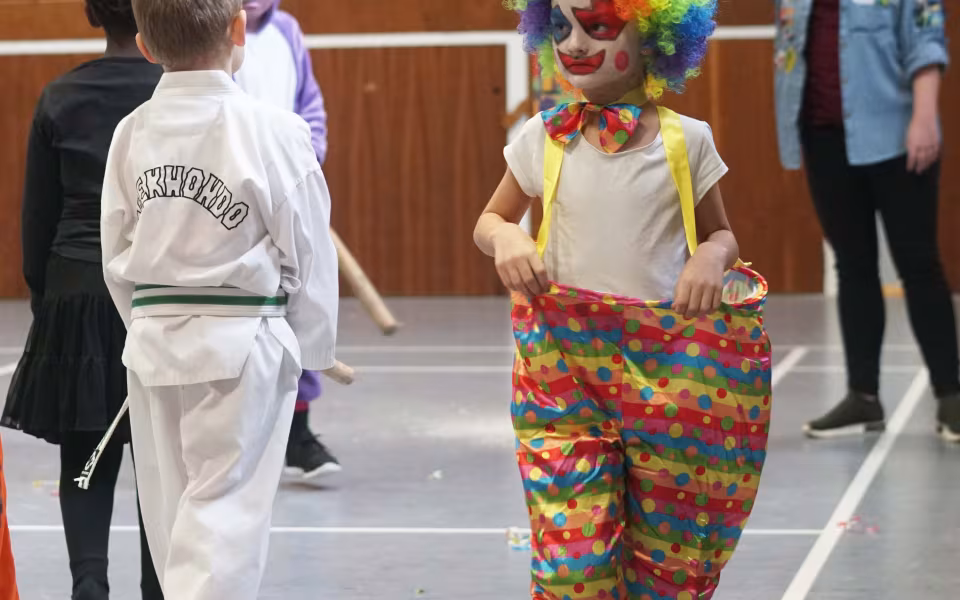De fineste, farligste og mest kreative kostumer blev fundet frem til fastelavnsfesten på Ansager skole