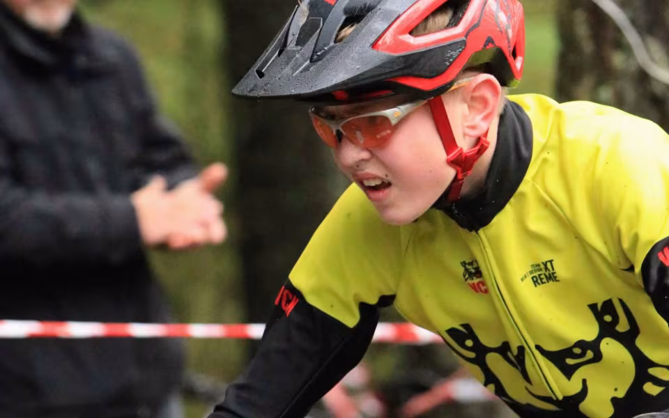 Mountainbike ryttere imponerede trods vådt vejr