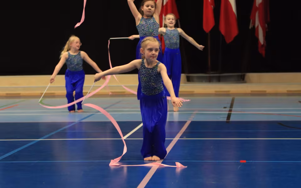 Mini Dancers Fra Outrup Strålede
