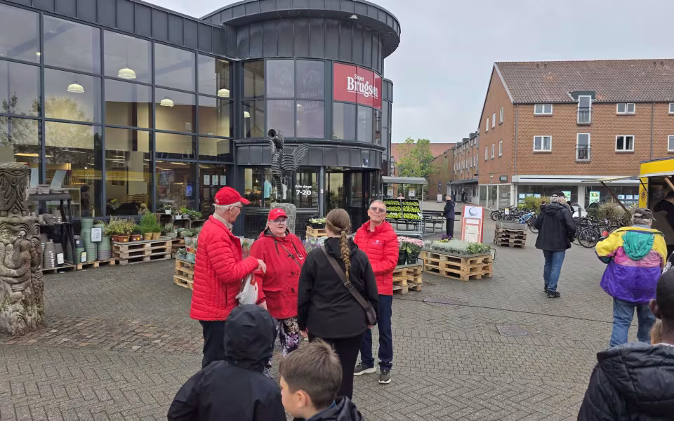 Regnen stoppede ikke sensommerens Late Night i Ølgod - Se billeder