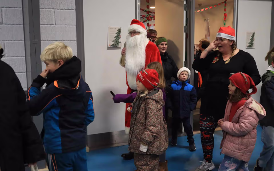 Julemarked samlede Billum i hallen