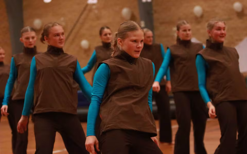 Seniorer fejrer gymnastik og fællesskab