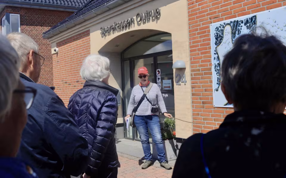 Seniorfest med rundtur og hyldestindslag