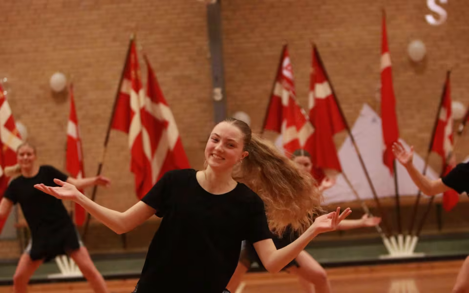 Seniorer fejrer gymnastik og fællesskab