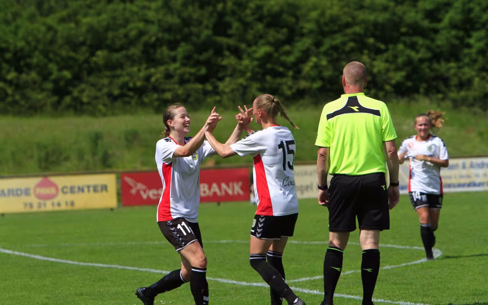 Varde kvinder taber til bundhold