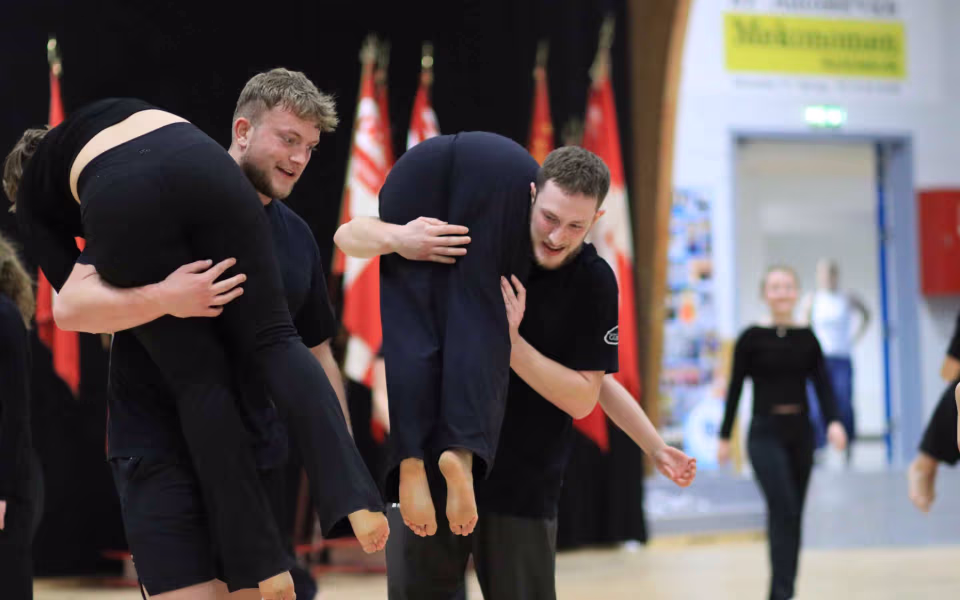 Julegymnastik samler fuldt hus