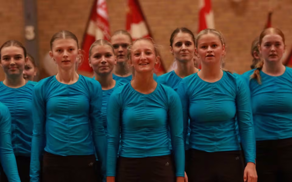 Seniorer fejrer gymnastik og fællesskab