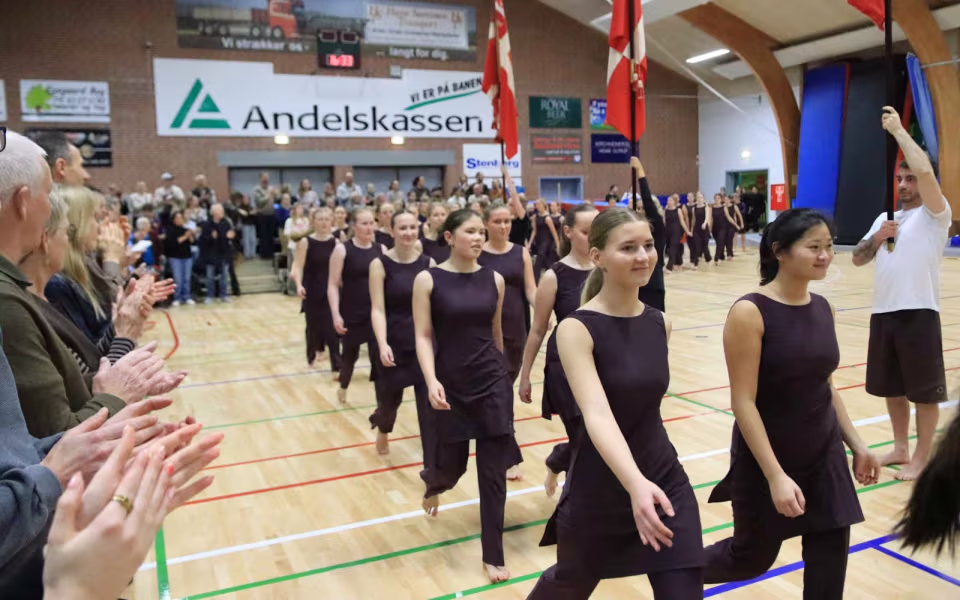 Julegymnastik samler fuldt hus