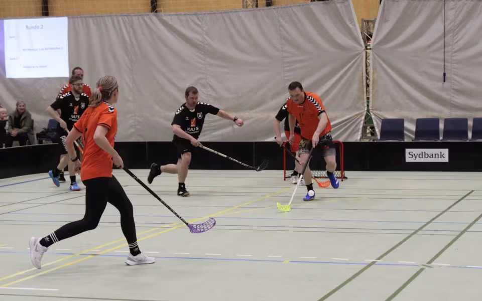 Varde-mesterskab i floorball afholdt