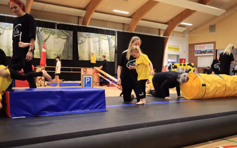 Forårsopvisning styrker integration i Outrup