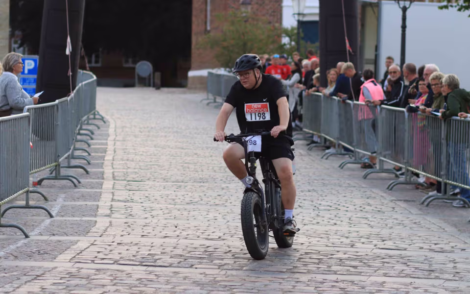 Sponsorløb skabte fest på torvet
