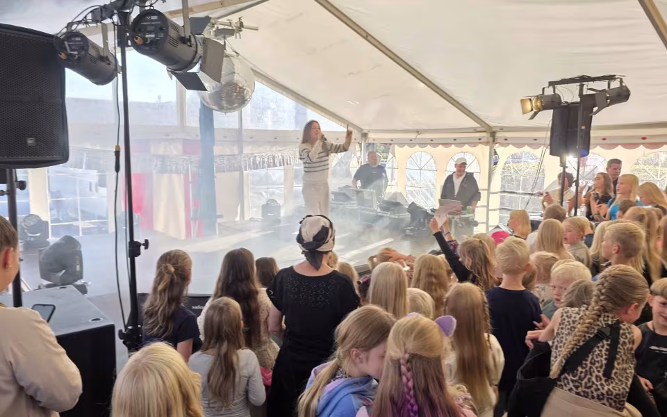 Billeder fra - Et brag af en Late Night fredag aften i Ølgod.