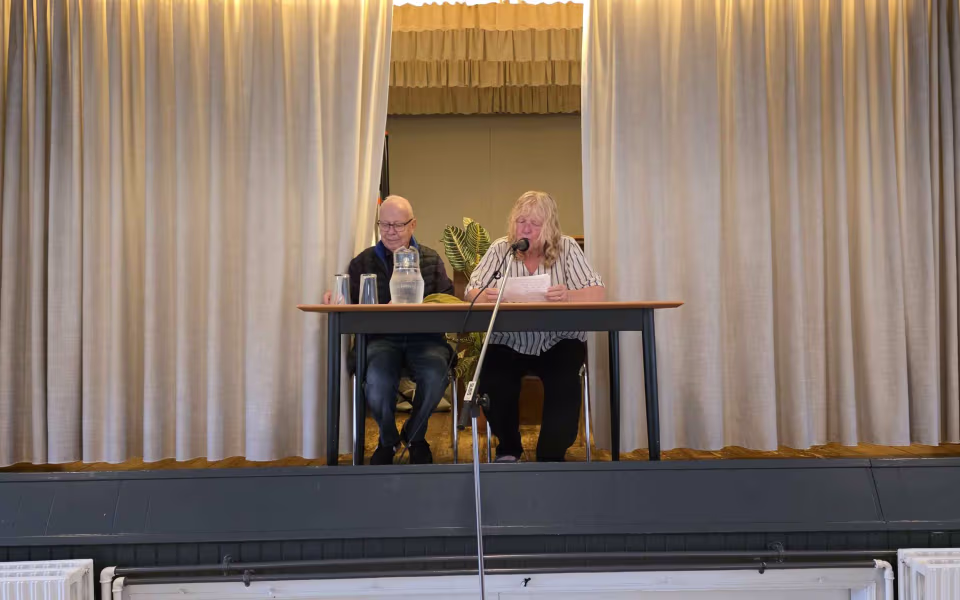 Billeder fra julebanko i Strellev Forsamlingshus.