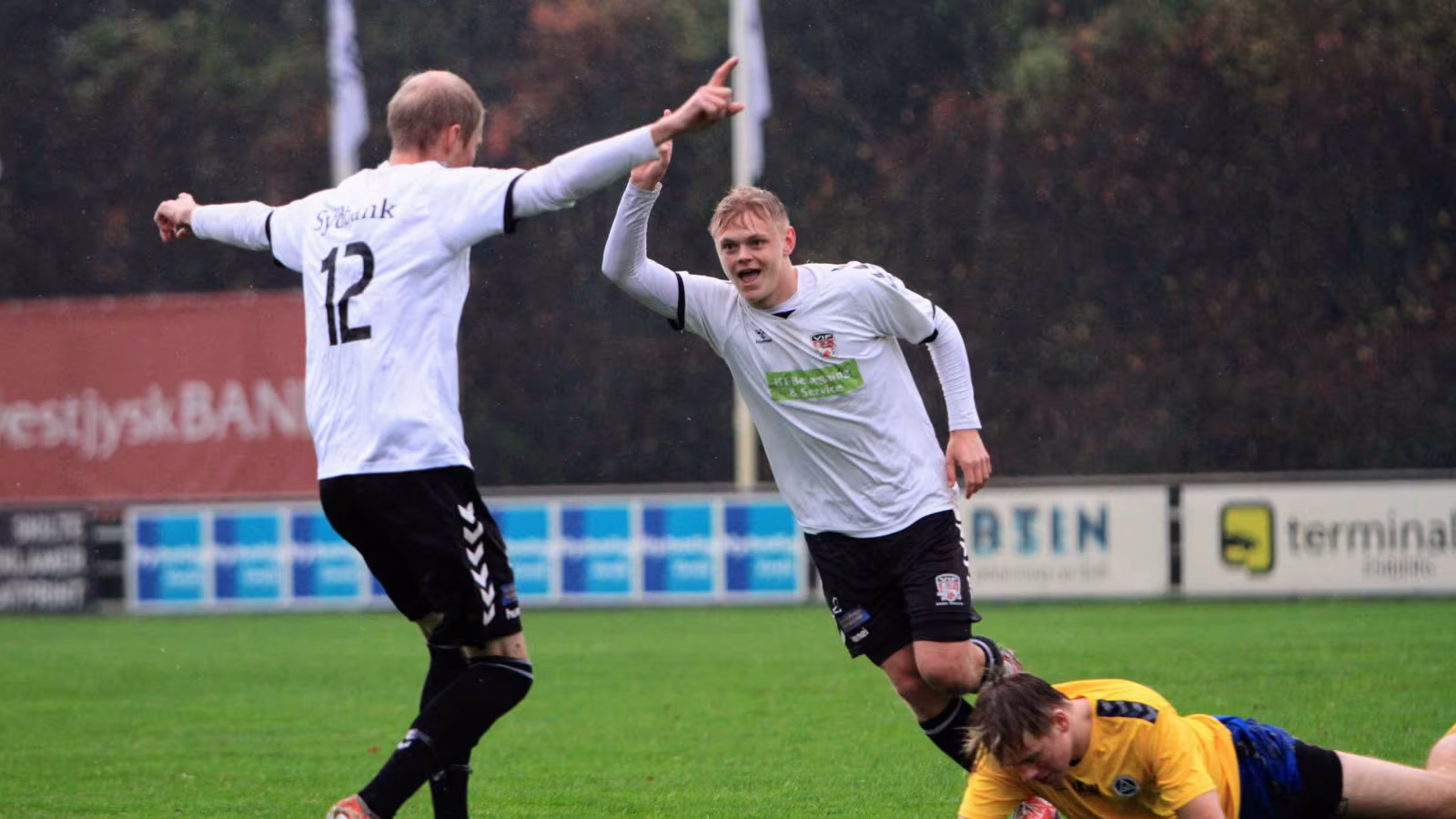 En veltilpas Sebastian Kargo Larsen efter scoringen til 1-0