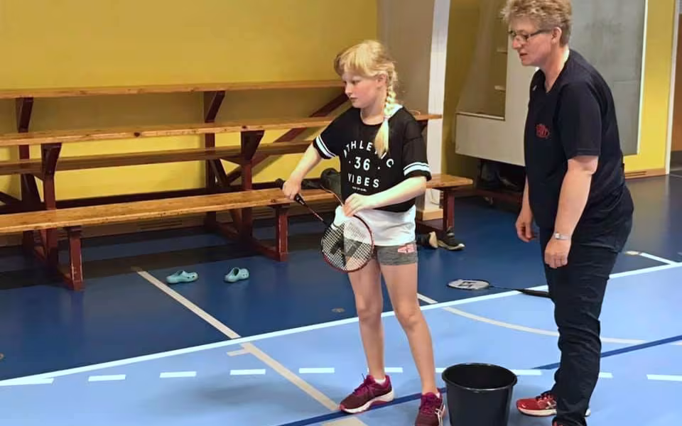 Det skal være sjovt at spille badminton uanset alder