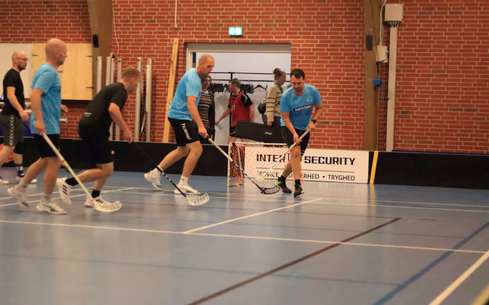 Floorball-sæson skudt i gang