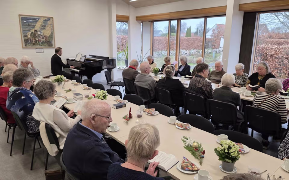 Godt 70 til fællessang og julehygge i Ølgod Kirkehus.   