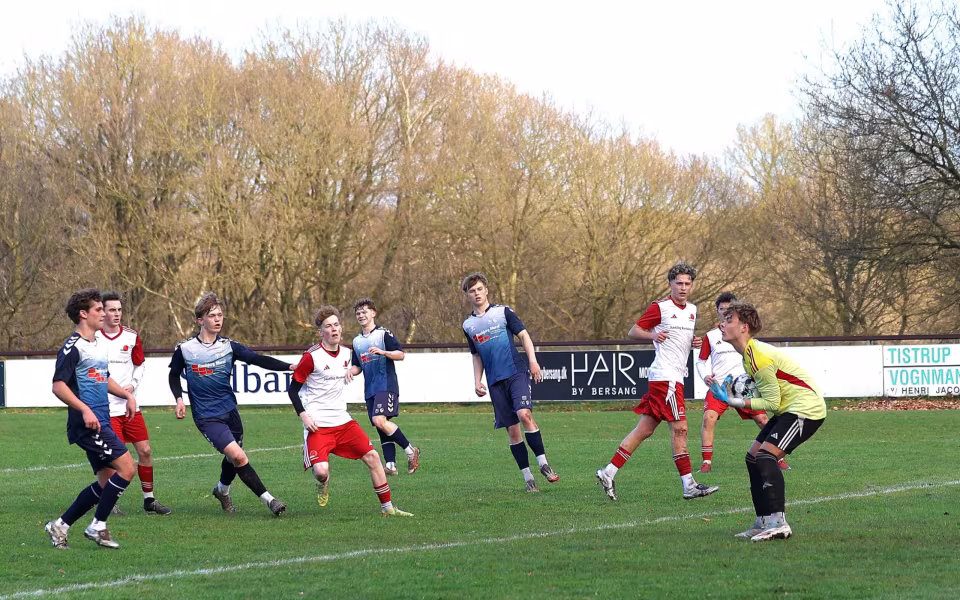 HTS U19 vinder 5-1 over SGI. Se de mange billeder.