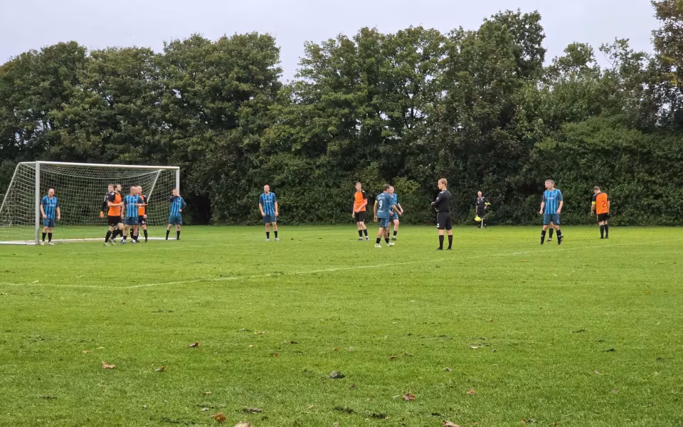 Fodbold serie 2. Fortjent sejr – Helle FC på 1. pladsen!
