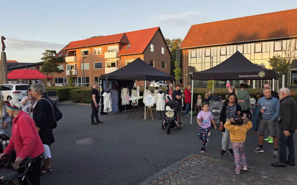 Billeder fra - Et brag af en Late Night fredag aften i Ølgod.