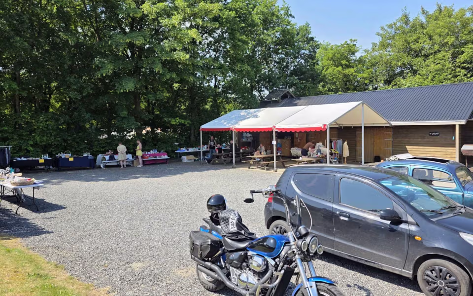 Loppemarked på Ølgod Camping blev en varm fornøjelse