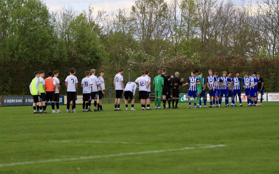 U19 vinder dramatisk lokalopgør