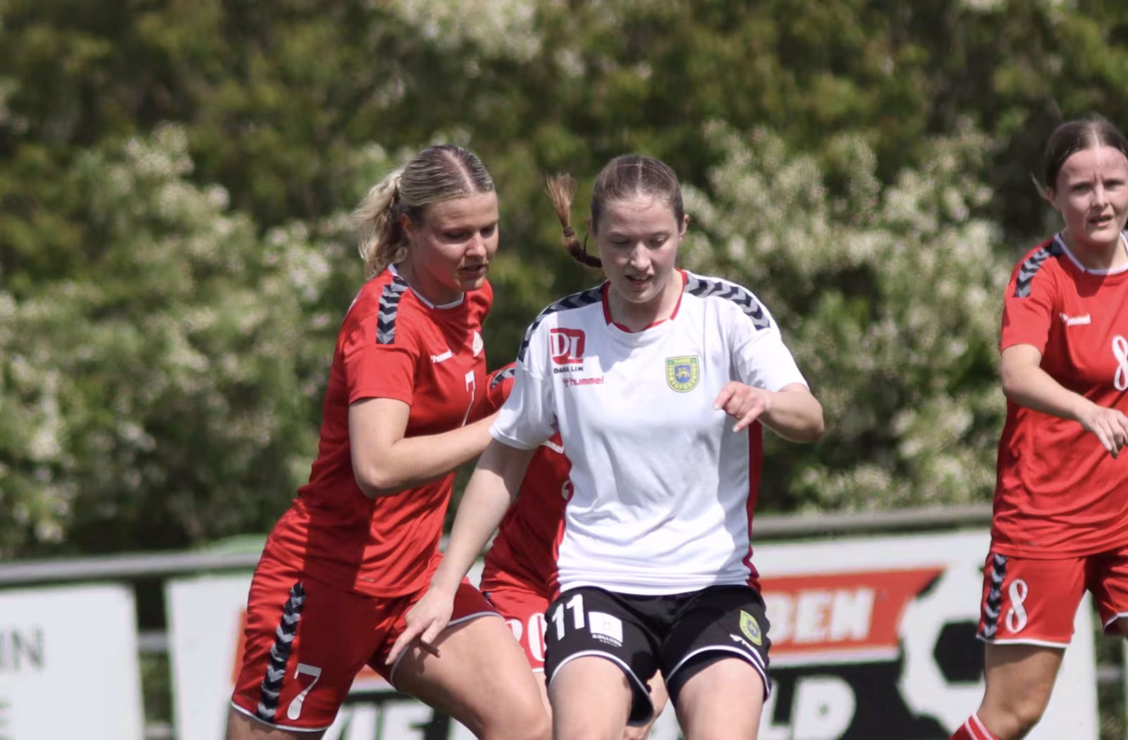 To måls skytten Eline Lund i aktion for Varde Varde