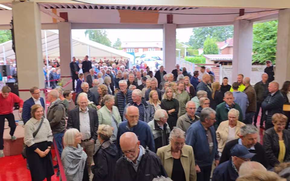 Indslag - Godt 1.000 var med til indvielsen af Ølgods nye Kulturhus