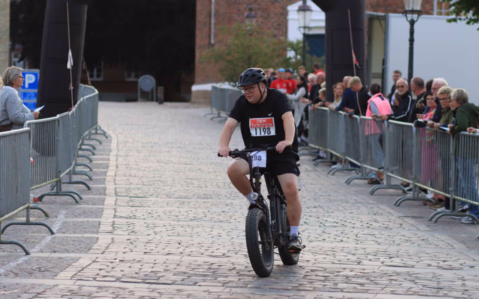 Sponsorløb skabte fest på torvet