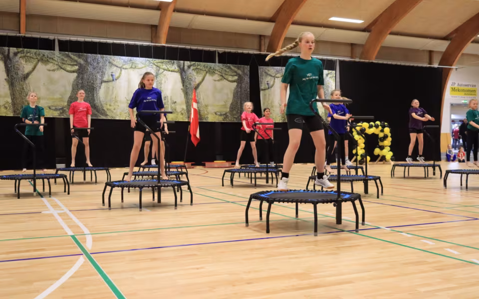 Forårsopvisning styrker integration i Outrup
